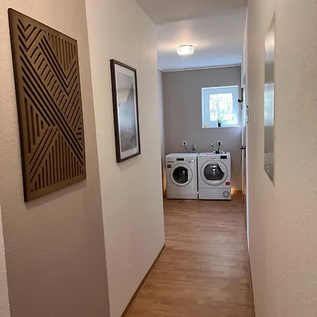 Monteurwohnung 5 Pers,parking Free ,2 X Wc, Wifi Free ,full Kitchen, Апартаменты